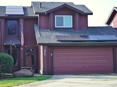 Property at 924 E Oakridge Avenue, Visalia, CA