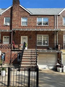35 Bay 32nd St