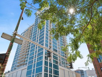 757 N Orleans St APT 1602