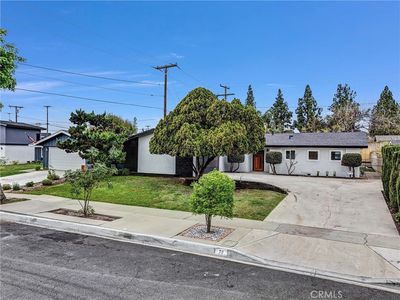711 Moonstone Ct