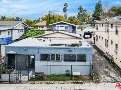 4913 Melrose Ave