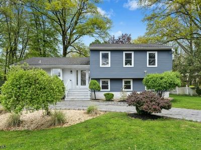 15 Roosevelt Ave