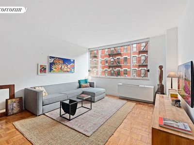 350 W 50th St #3C
