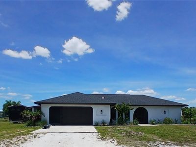 11300 Bridle Ln