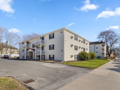 15 Houghton St APT 12