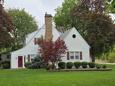 341 W 2nd St