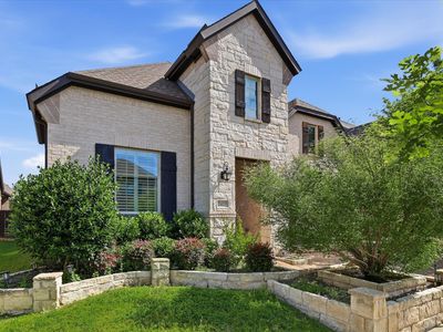 2425 Hunters Blvd