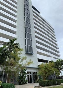 36 NW 6th Ave APT 402