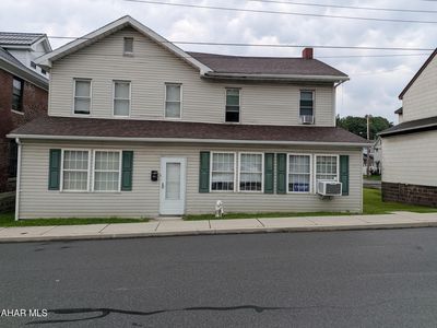 506 Main St