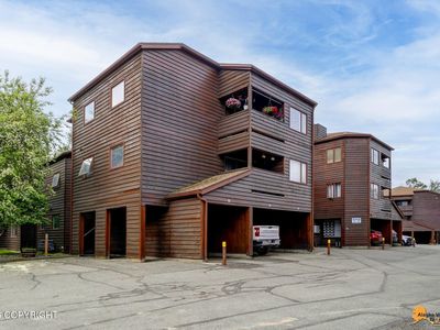 9740 Vanguard Dr APT 33