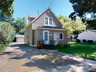 441 Center Ave S