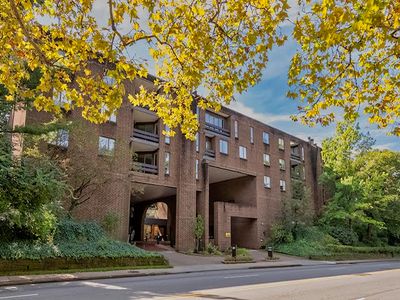 5000 5th Ave APT 110