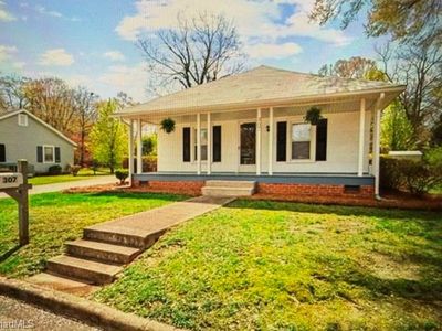 307 Rockspring Rd