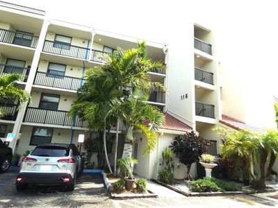 116 Lake Emerald Dr #302