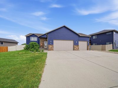 10175 Laramie Ln