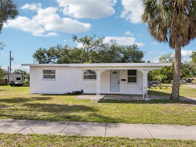 225 SE Jefferson Cir N