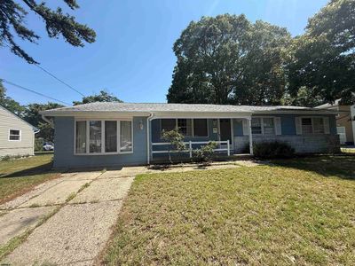 Property at 27 W Laurel Dr, Somers Point, NJ