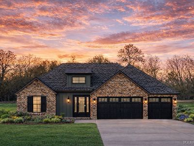 72 Della Dr
