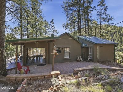 3701 E Grasshopper Ln