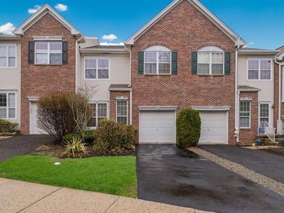 12 Heritage Hills Dr