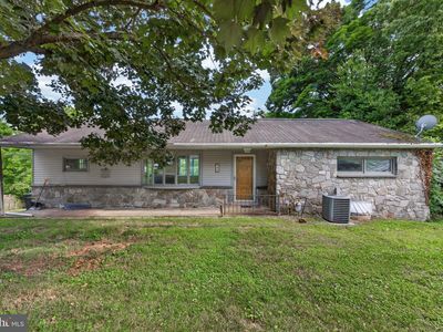 Property at 44 Peacock Dr, Lancaster, PA
