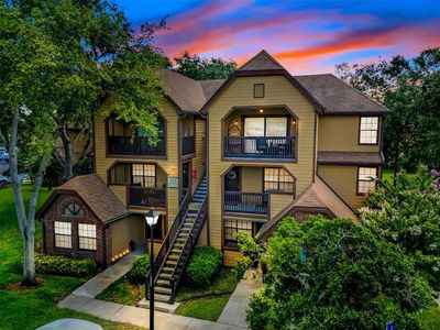 325 Lakepointe Dr UNIT 304