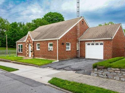 445 Sedgwick Pl
