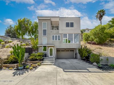 9595 Dennis Way