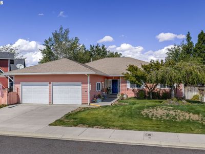470 E Knoll Dr