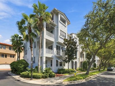 6002 YEATS MANOR DRIVE #101