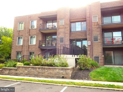 66 Oakridge Dr