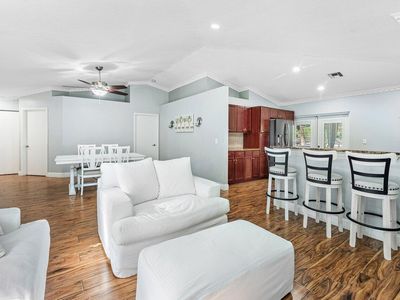 Property at 5418 Club Circle, Haverhill, FL