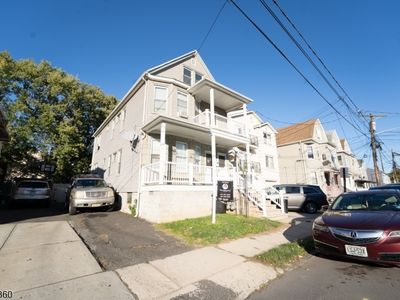 1023 William St