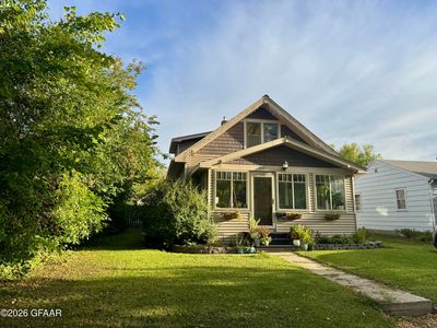 217 3rd Ave N