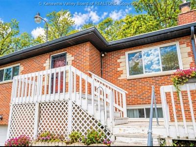 670 Forest Cir