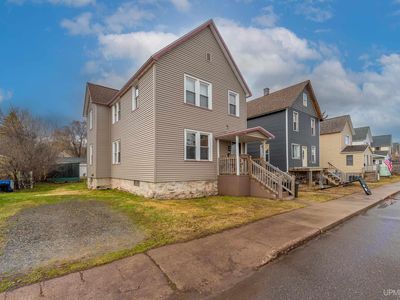 129 W Superior St