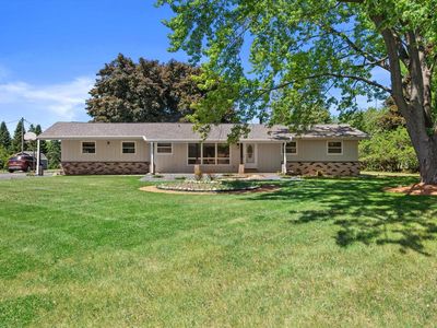W226N8041 Longview DRIVE