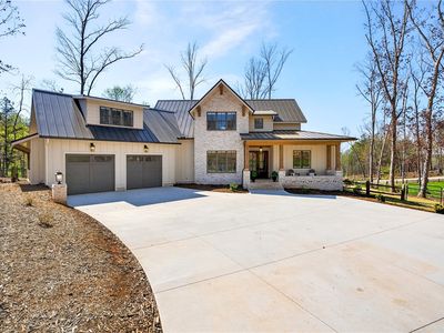 102 Waterfall Overlook Way