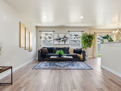Property at 1649 N Hollyhock Cir, Farmington, UT