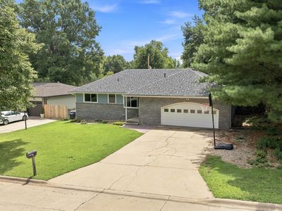 3221 Park Cir