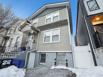 22 Jewett Ave