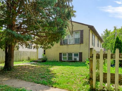 318 Baker St E