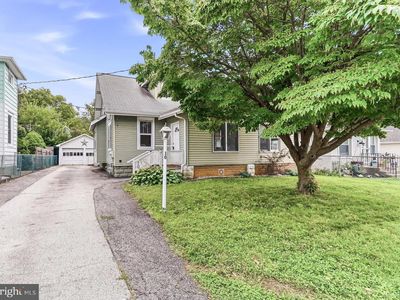 10 Hawthorne Ave