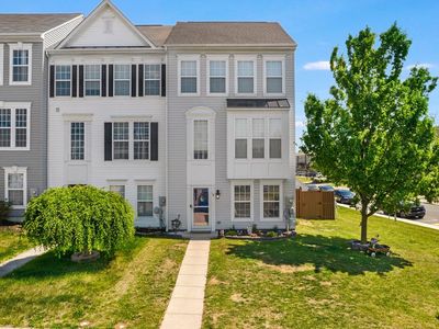 18 Scholarship Ln