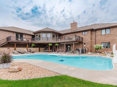 904 Lovely Ln