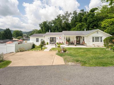 25 Langford Ave