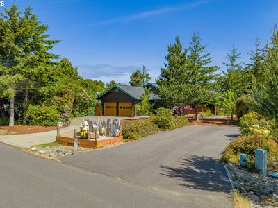 87660 Saltaire St