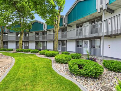 1001 S Oneida St APT 2E