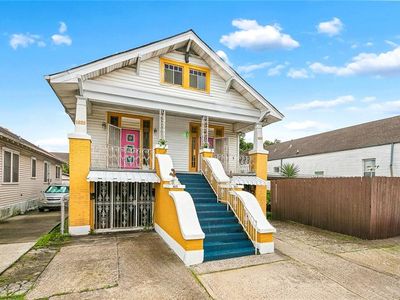 1623-25 Music St