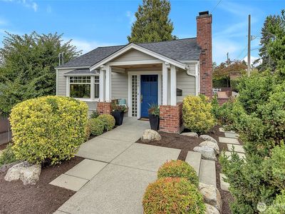 2900 W Newton Street